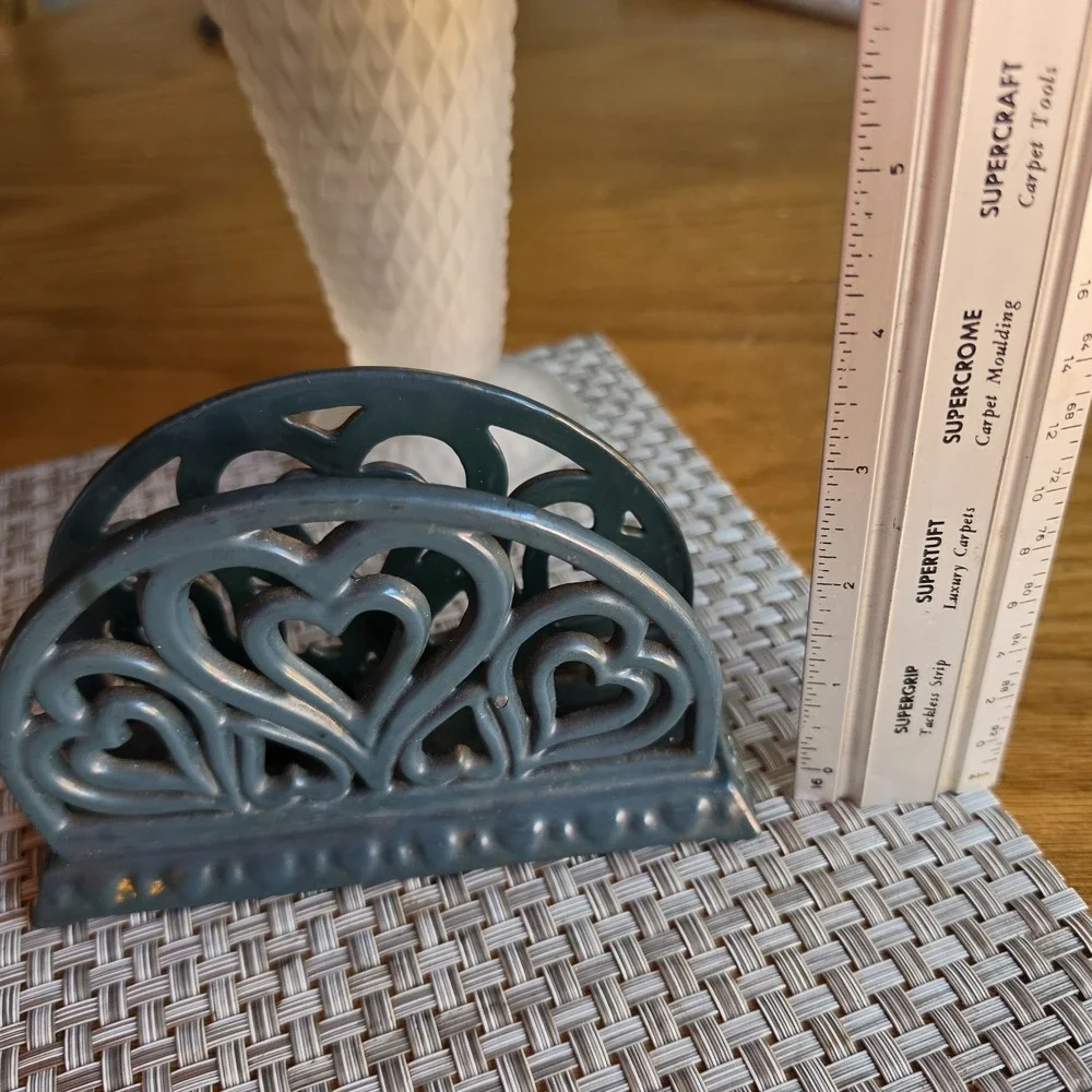 VTG Green Cast Iron Enamel Heart Napkin Holder Ornate Metal Kitchen Table Decor
